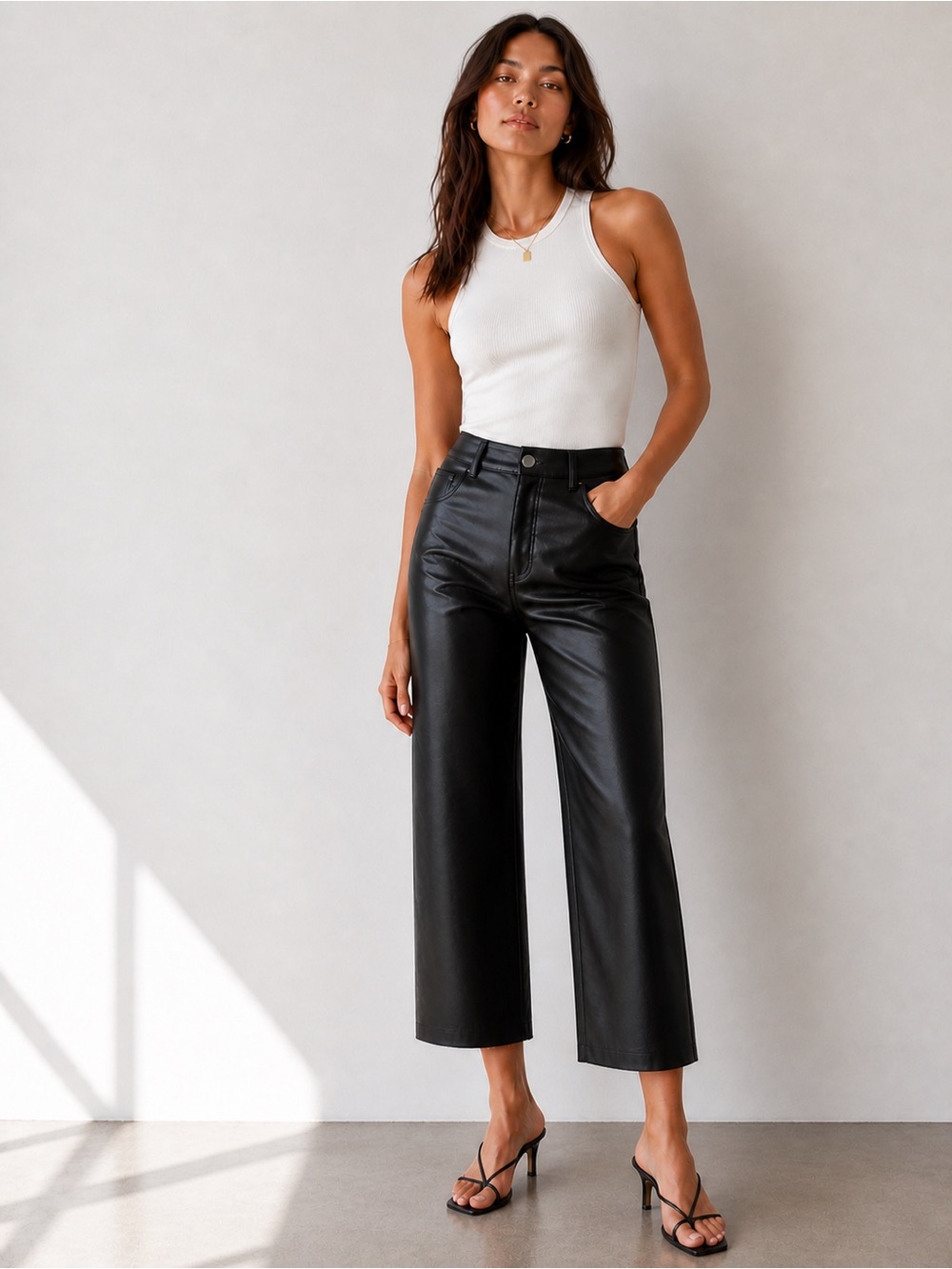 Wilfred Aritzia Melina Cropped Pant Black Vegan Leather High Rise Size 4